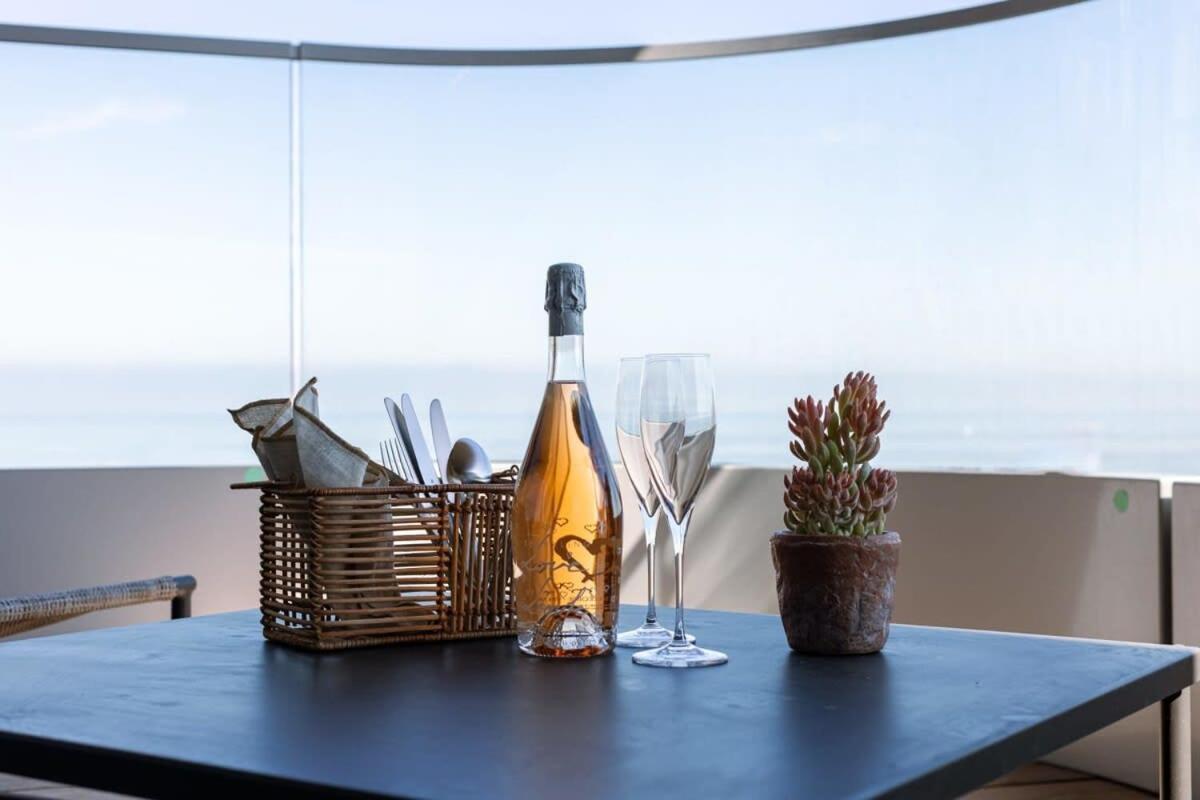 Huswell - Stunning Apartment With Breathtaking Views Oostende Eksteriør billede